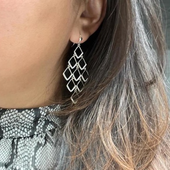 Stella & Dot | Pavé Crystal & Pale Gold Sommerville Delicate Statement E… - Picture 5 of 15